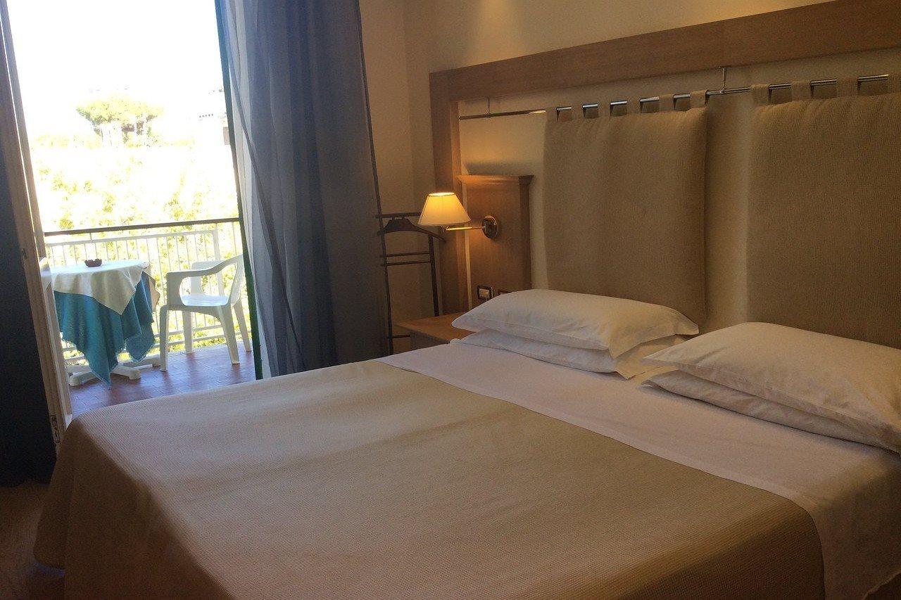 Hotel Vienna Touring Риччоне Экстерьер фото